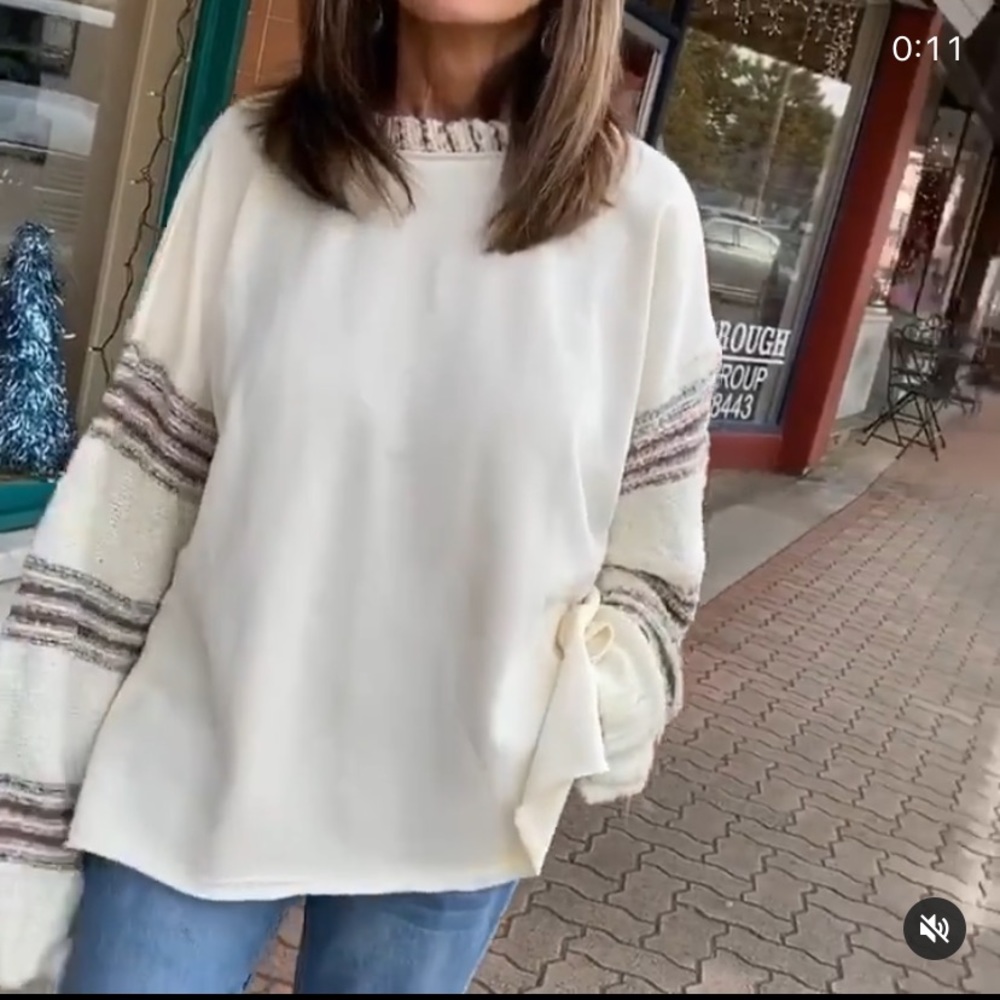 Easel sweater sleeve sweatshirt